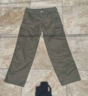 True Religion Brand Jeans Olive Green Contrast Stitch Cargo Pants